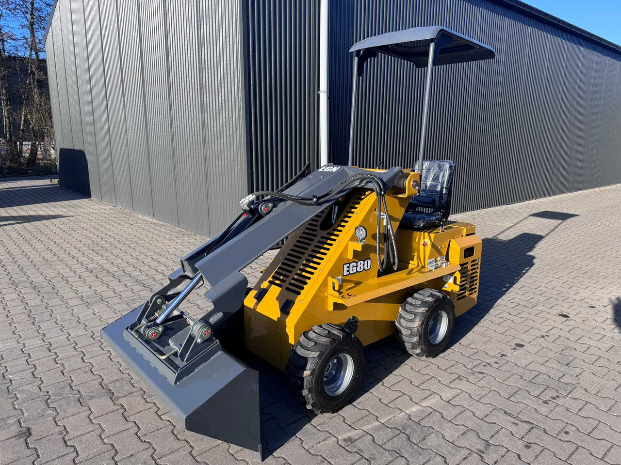 Bison Tek EG80 - Kompaktlader: das Bild 3 Bison Tek EG80 - Kompaktlader: das Bild 3