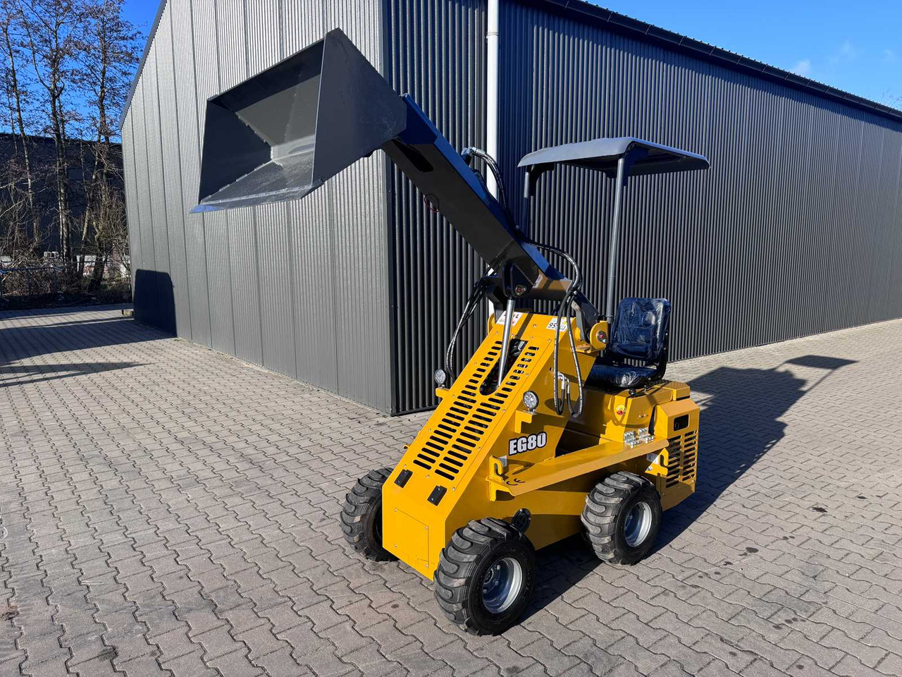 Bison Tek EG80 - Kompaktlader: das Bild 4 Bison Tek EG80 - Kompaktlader: das Bild 4