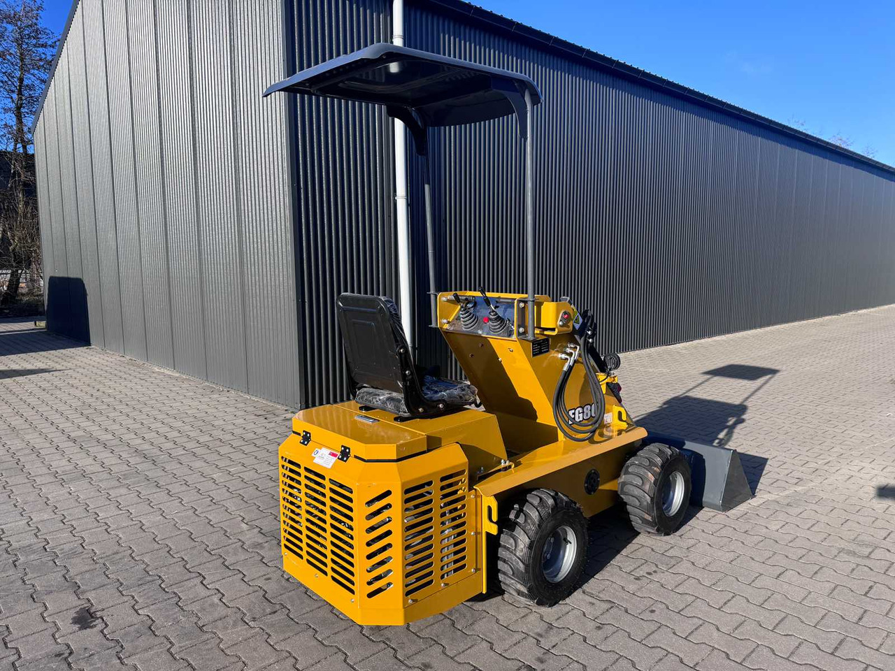 Bison Tek EG80 - Kompaktlader: das Bild 5 Bison Tek EG80 - Kompaktlader: das Bild 5