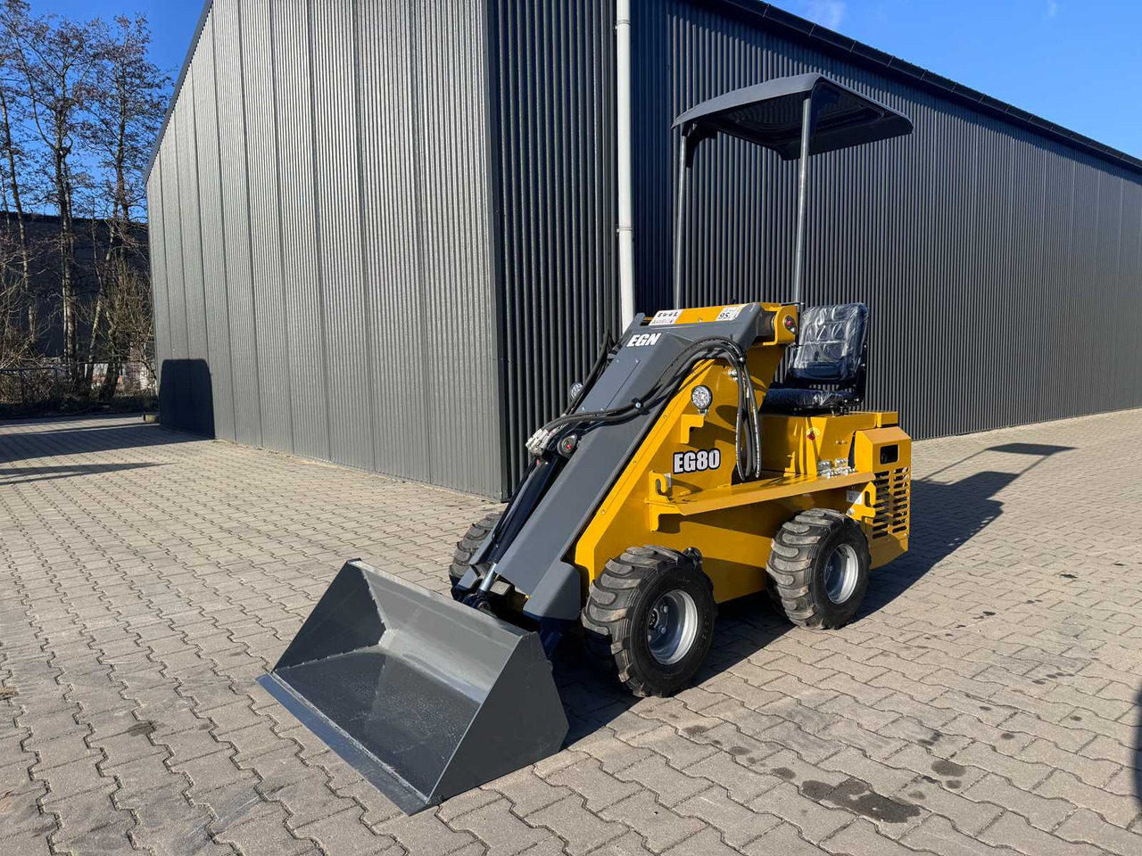 Bison Tek EG80 - Kompaktlader: das Bild 1 Bison Tek EG80 - Kompaktlader: das Bild 1