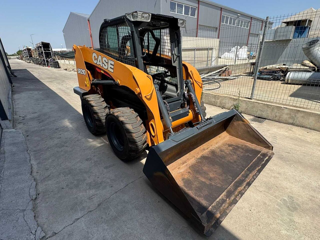 CASE SR210 COMPACT LOADER WITH RADIAL LIFT GEOMETRY - Deltalader: das Bild 2 CASE SR210 COMPACT LOADER WITH RADIAL LIFT GEOMETRY - Deltalader: das Bild 2
