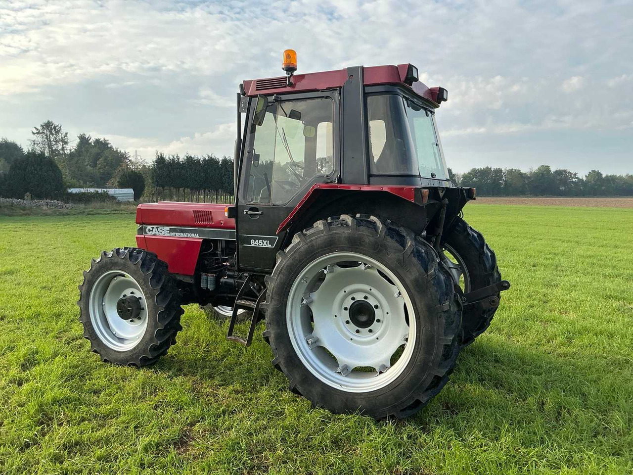Case IH 845XL - Traktor: das Bild 3 Case IH 845XL - Traktor: das Bild 3