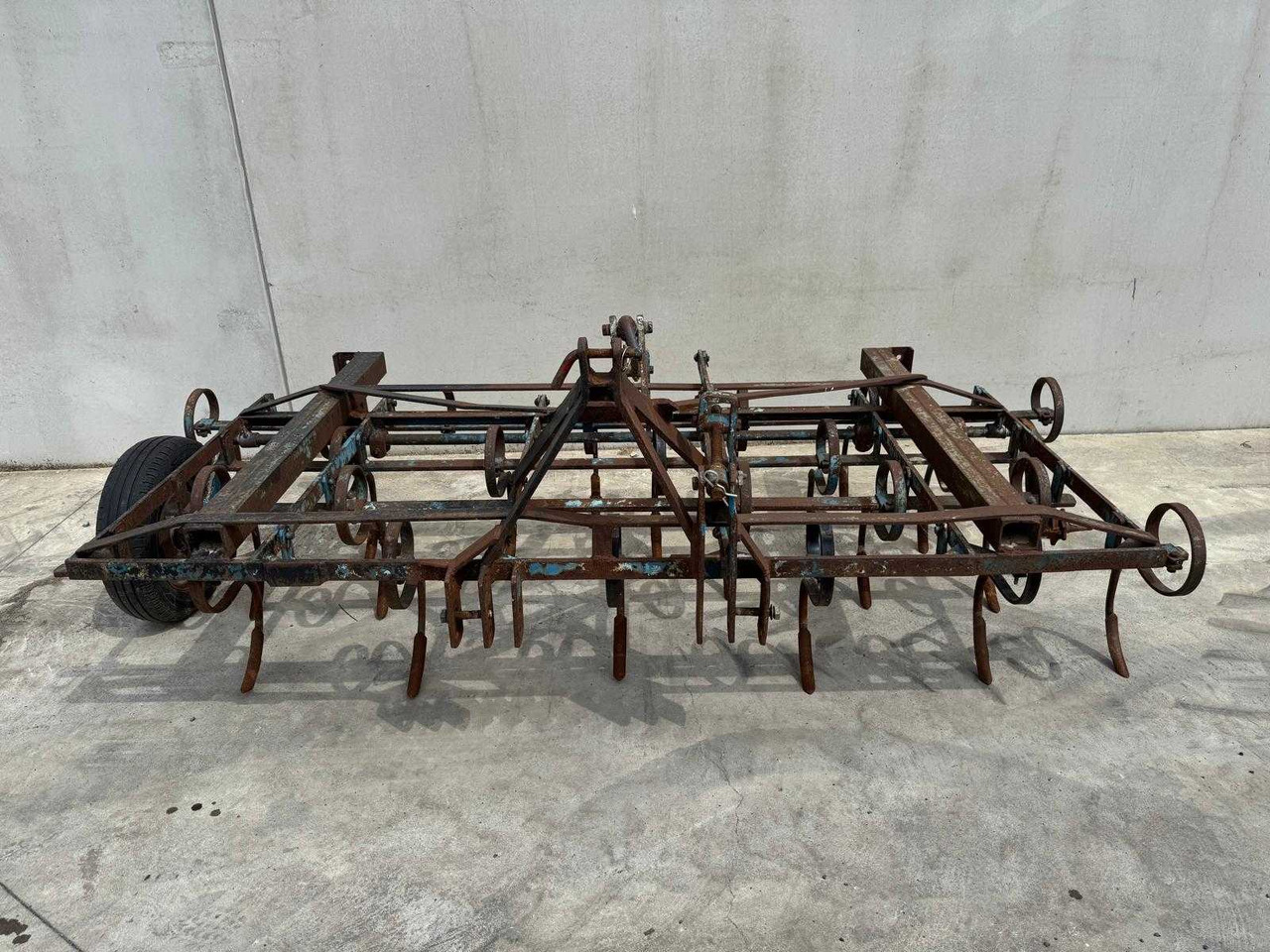 Cultivator - Grubber: das Bild 2 Cultivator - Grubber: das Bild 2