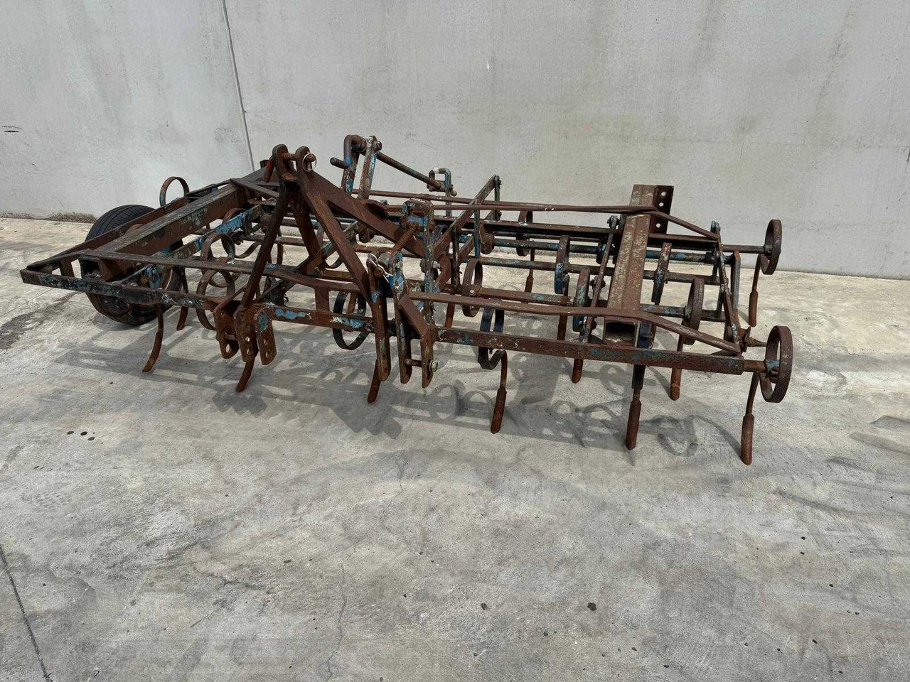 Cultivator - Grubber: das Bild 1 Cultivator - Grubber: das Bild 1