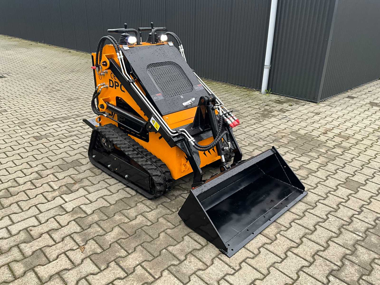 DPC HT-320 - Kompaktlader: das Bild 2 DPC HT-320 - Kompaktlader: das Bild 2