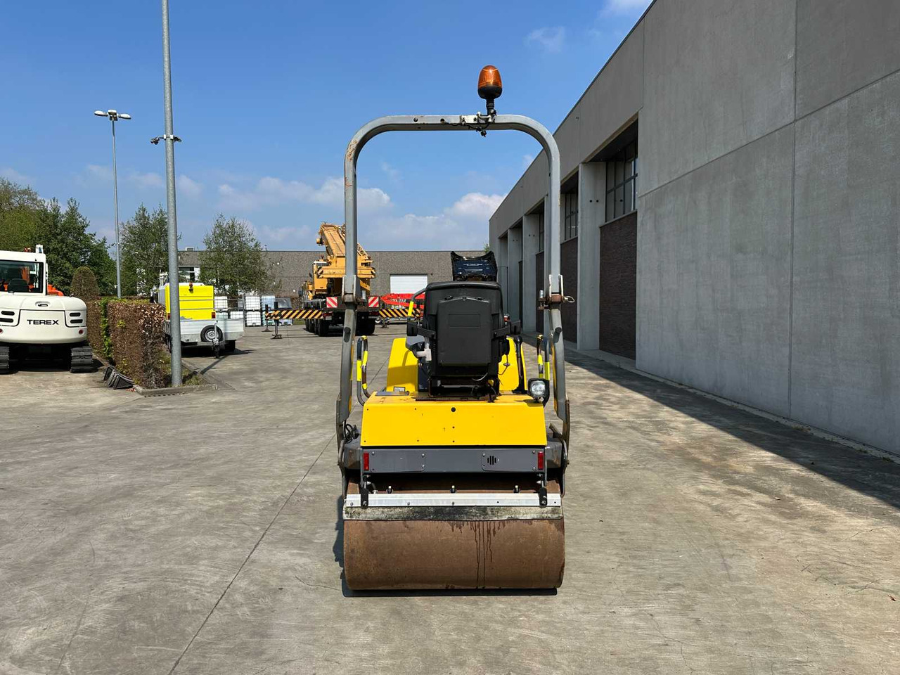 DYNAPAC CC1200 - Straßenwalze: das Bild 5 DYNAPAC CC1200 - Straßenwalze: das Bild 5