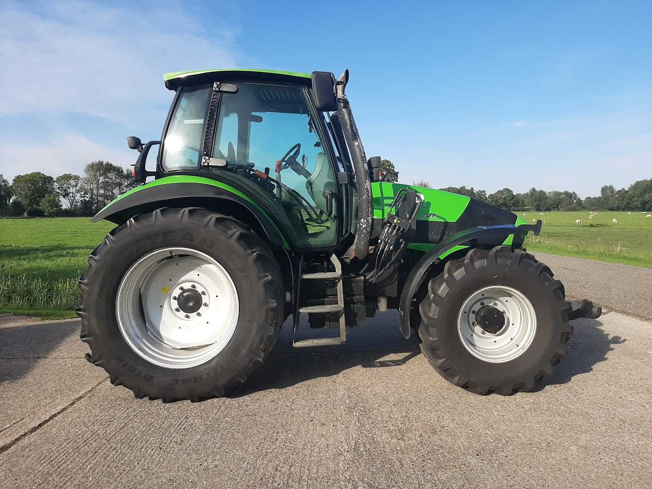 Deutz-Fahr Agrotron 108 - Traktor: das Bild 5 Deutz-Fahr Agrotron 108 - Traktor: das Bild 5