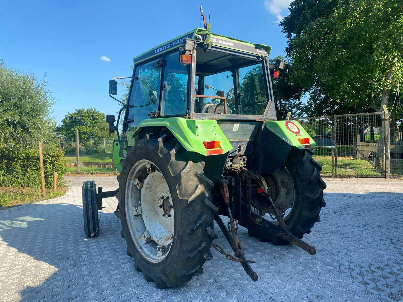 Deutz-Fahr DX3.50 - Traktor: das Bild 5 Deutz-Fahr DX3.50 - Traktor: das Bild 5