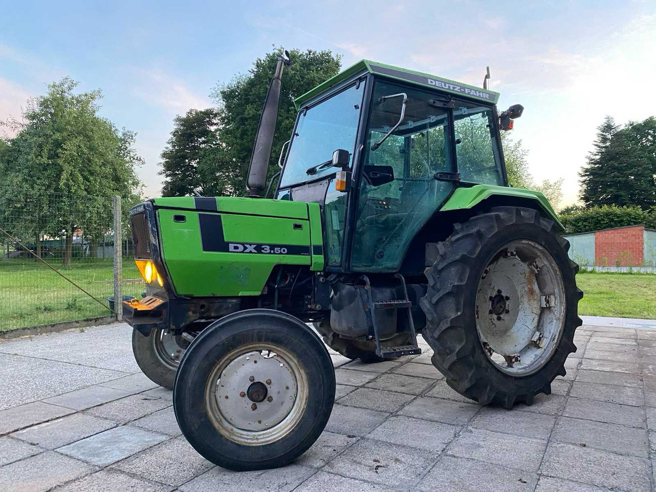 Deutz-Fahr DX3.50 - Traktor: das Bild 1 Deutz-Fahr DX3.50 - Traktor: das Bild 1