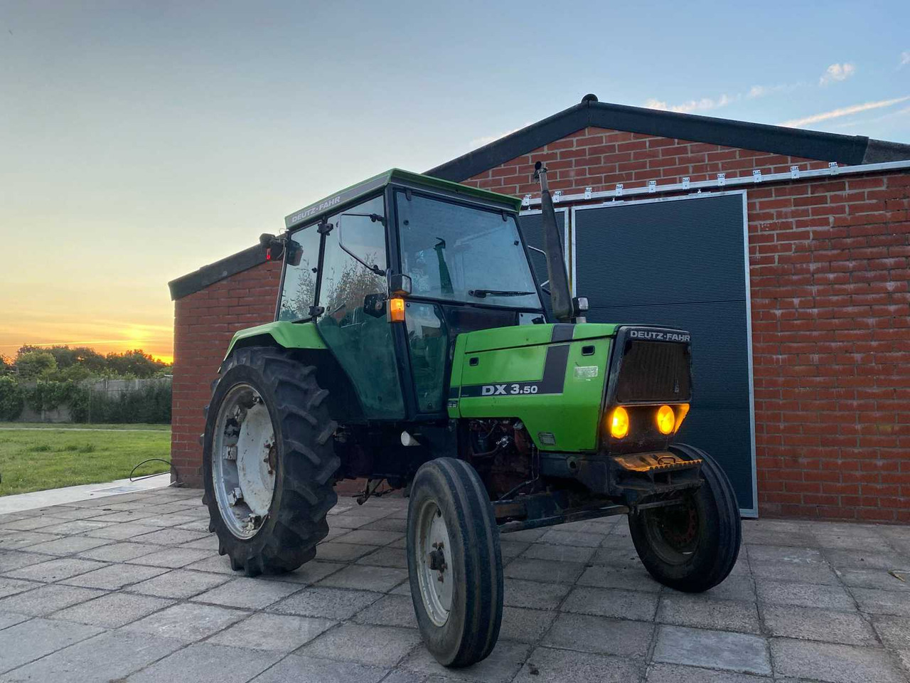 Deutz-Fahr DX3.50 - Traktor: das Bild 2 Deutz-Fahr DX3.50 - Traktor: das Bild 2