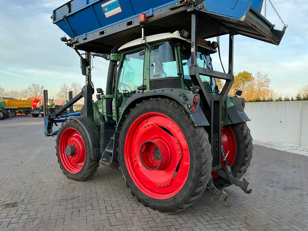 Traktor FENDT ALL-WHEEL DRIVE AGRICULTURAL TRACTOR (C): das Bild 6 Traktor FENDT ALL-WHEEL DRIVE AGRICULTURAL TRACTOR (C): das Bild 6