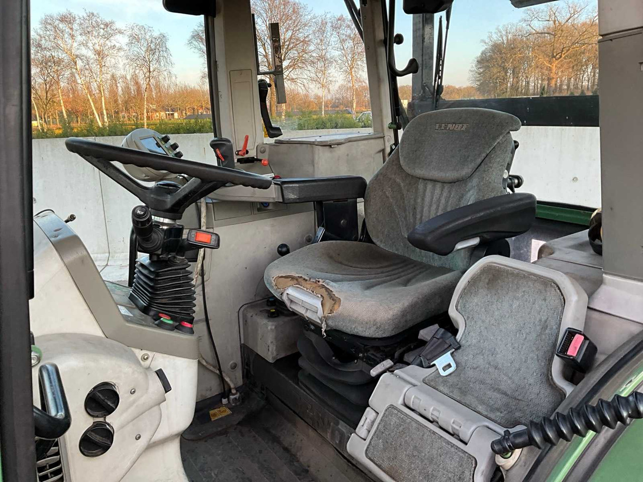 Traktor FENDT ALL-WHEEL DRIVE AGRICULTURAL TRACTOR (C): das Bild 14 Traktor FENDT ALL-WHEEL DRIVE AGRICULTURAL TRACTOR (C): das Bild 14