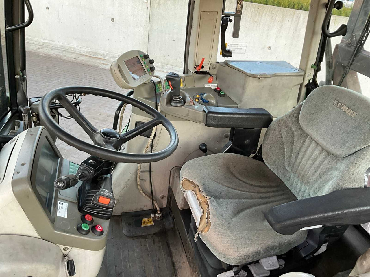 Traktor FENDT ALL-WHEEL DRIVE AGRICULTURAL TRACTOR (C): das Bild 15 Traktor FENDT ALL-WHEEL DRIVE AGRICULTURAL TRACTOR (C): das Bild 15