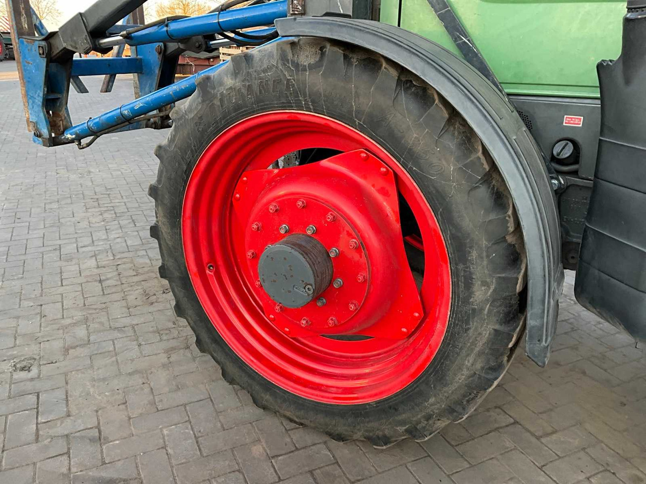 Traktor FENDT ALL-WHEEL DRIVE AGRICULTURAL TRACTOR (C): das Bild 9 Traktor FENDT ALL-WHEEL DRIVE AGRICULTURAL TRACTOR (C): das Bild 9