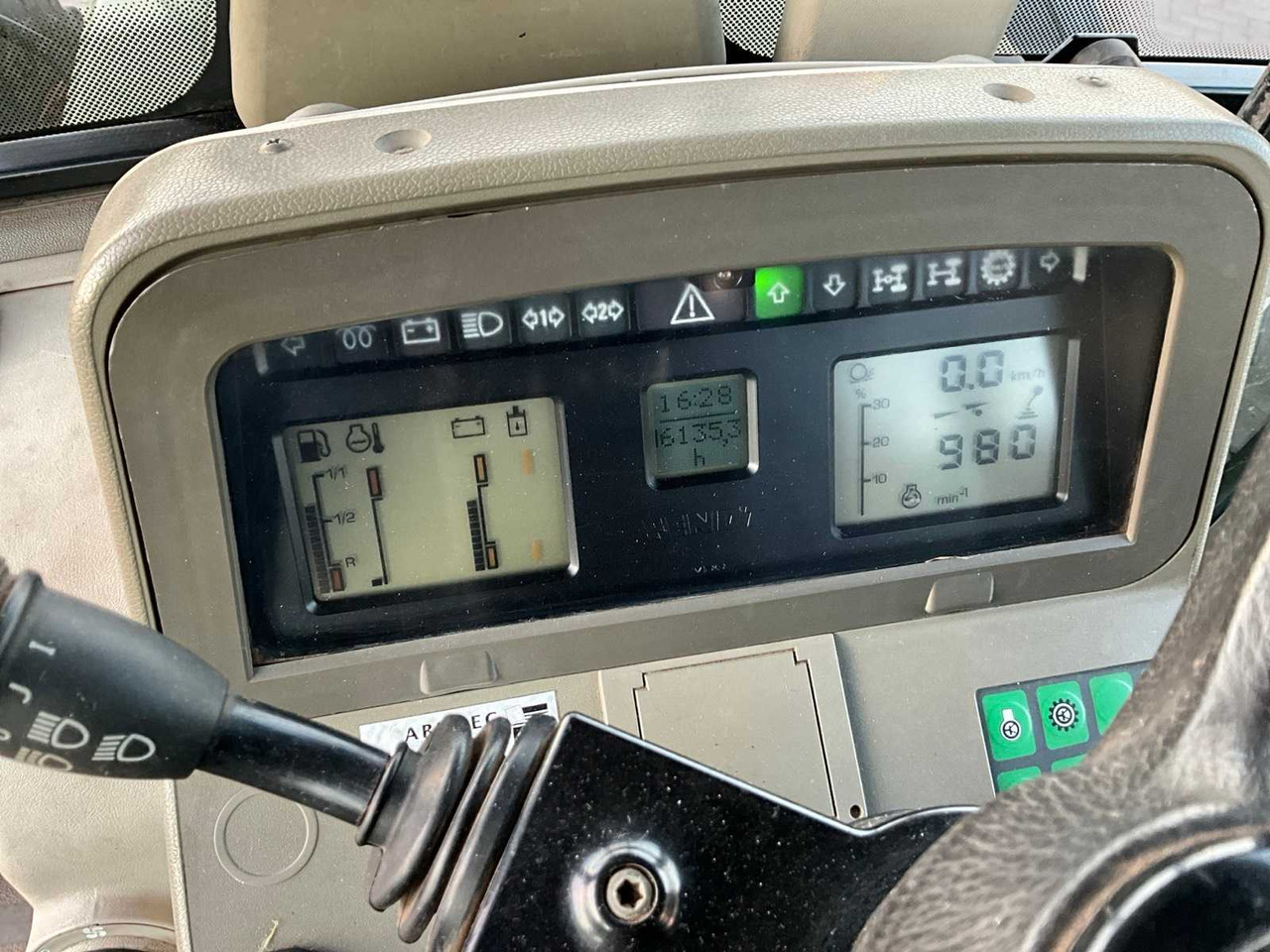 Traktor FENDT ALL-WHEEL DRIVE AGRICULTURAL TRACTOR (C): das Bild 21 Traktor FENDT ALL-WHEEL DRIVE AGRICULTURAL TRACTOR (C): das Bild 21