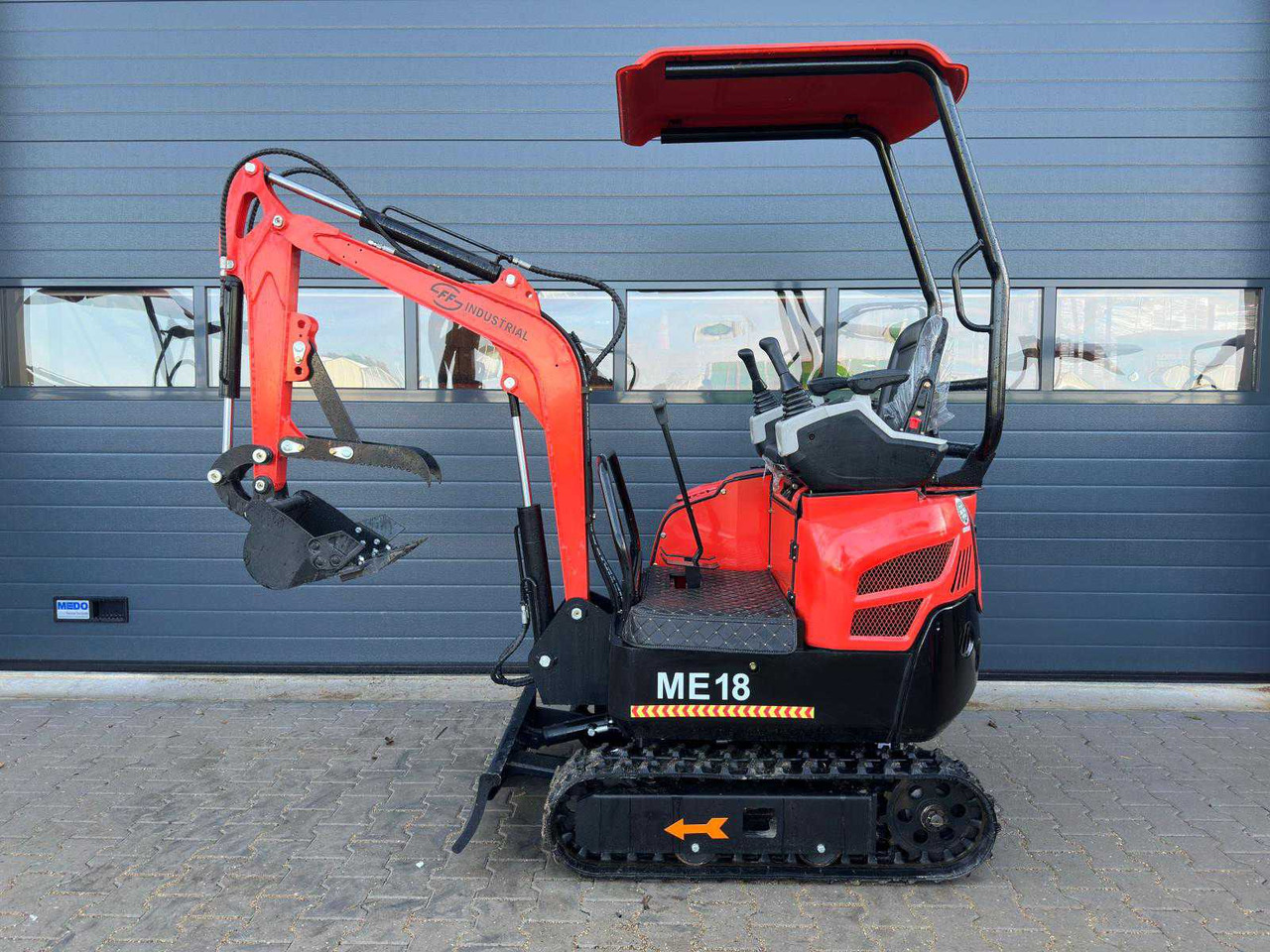 FF Industrial ME18 - Minibagger: das Bild 3 FF Industrial ME18 - Minibagger: das Bild 3