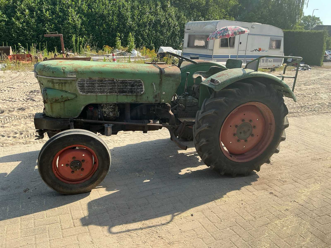 Fendt Farmer 2-FW139/3 - Traktor: das Bild 2 Fendt Farmer 2-FW139/3 - Traktor: das Bild 2