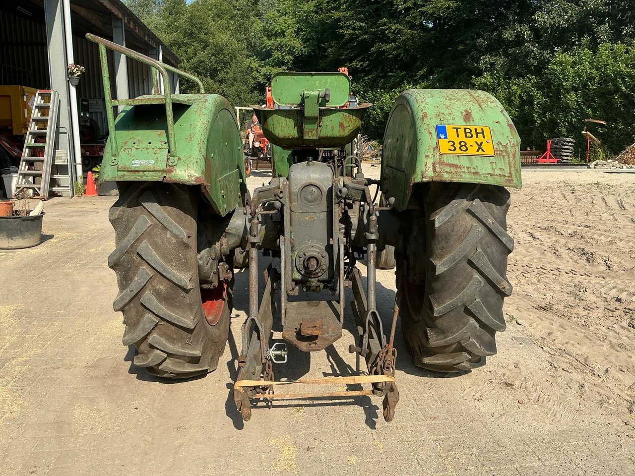Fendt Farmer 2-FW139/3 - Traktor: das Bild 4 Fendt Farmer 2-FW139/3 - Traktor: das Bild 4