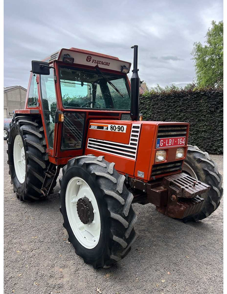 Fiat 80-90DT - Traktor: das Bild 3 Fiat 80-90DT - Traktor: das Bild 3