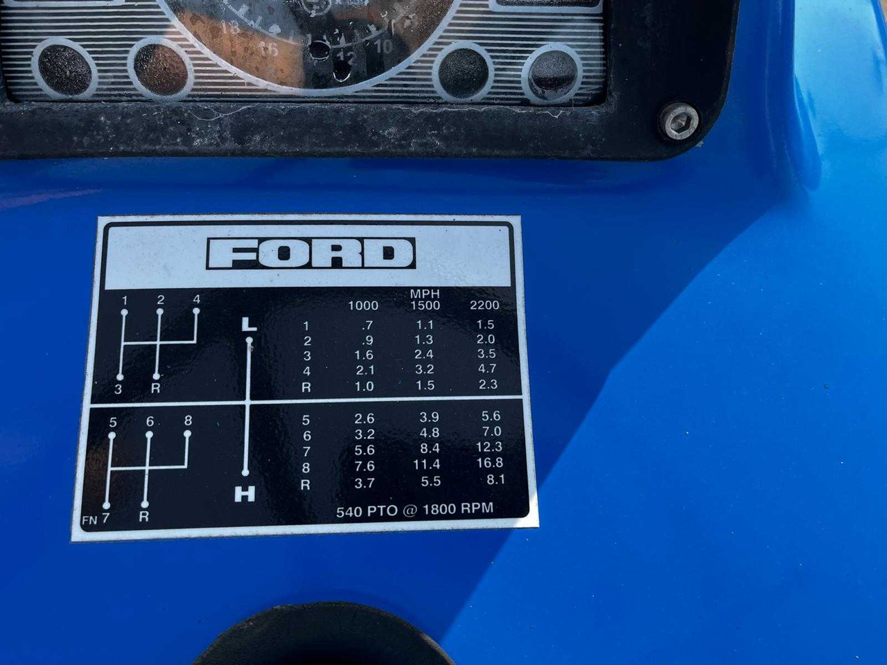 Ford 4500 - Traktor: das Bild 3 Ford 4500 - Traktor: das Bild 3