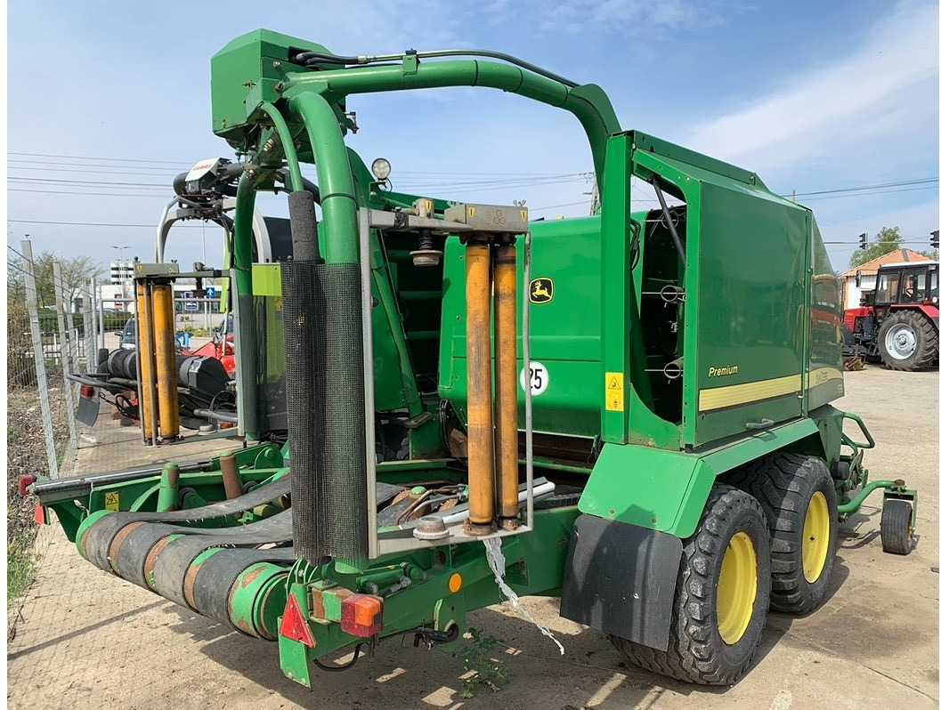 JOHN DEERE 678/HB/- - Rundballenpresse: das Bild 1 JOHN DEERE 678/HB/- - Rundballenpresse: das Bild 1