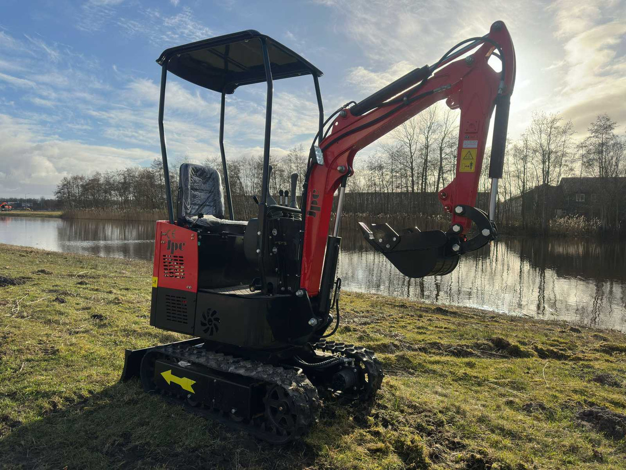 JPC HT12 - Minibagger: das Bild 2 JPC HT12 - Minibagger: das Bild 2