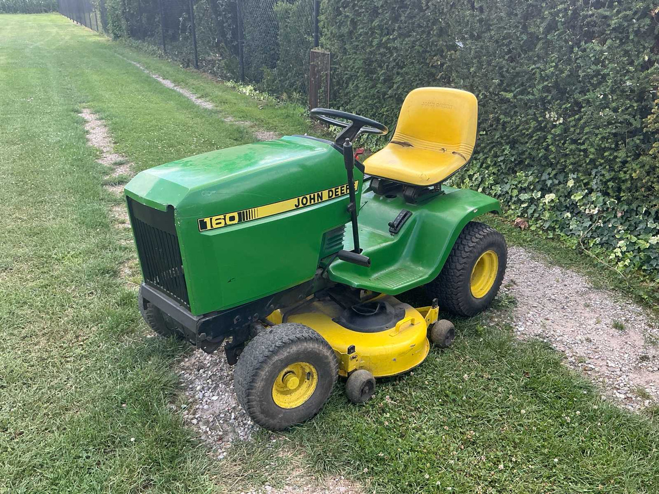 John Deere 160 - Rasenmäher: das Bild 1 John Deere 160 - Rasenmäher: das Bild 1
