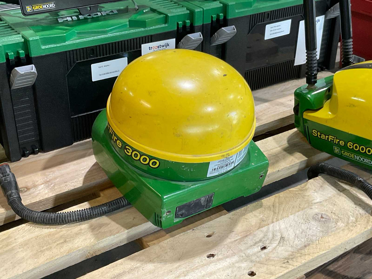 John Deere StarFire 3000 / G5 Universal - Frontlader für Traktor: das Bild 2 John Deere StarFire 3000 / G5 Universal - Frontlader für Traktor: das Bild 2
