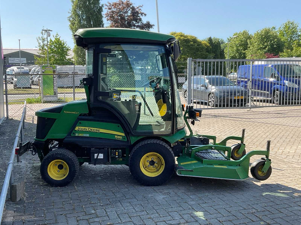 John Deere TerrainCut 1585 - Rasenmäher: das Bild 3 John Deere TerrainCut 1585 - Rasenmäher: das Bild 3