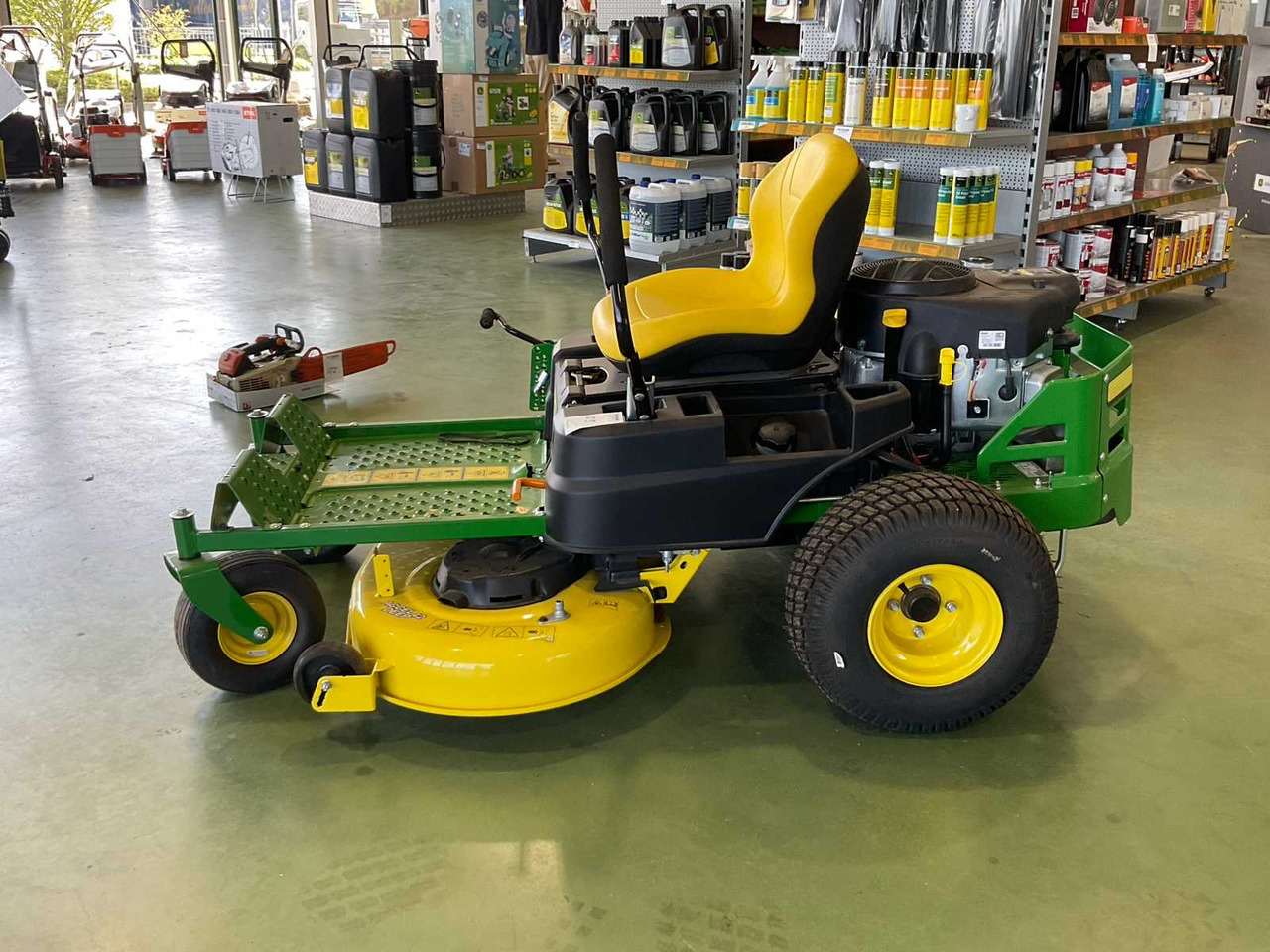 John Deere Z335E - Rasenmäher: das Bild 2 John Deere Z335E - Rasenmäher: das Bild 2