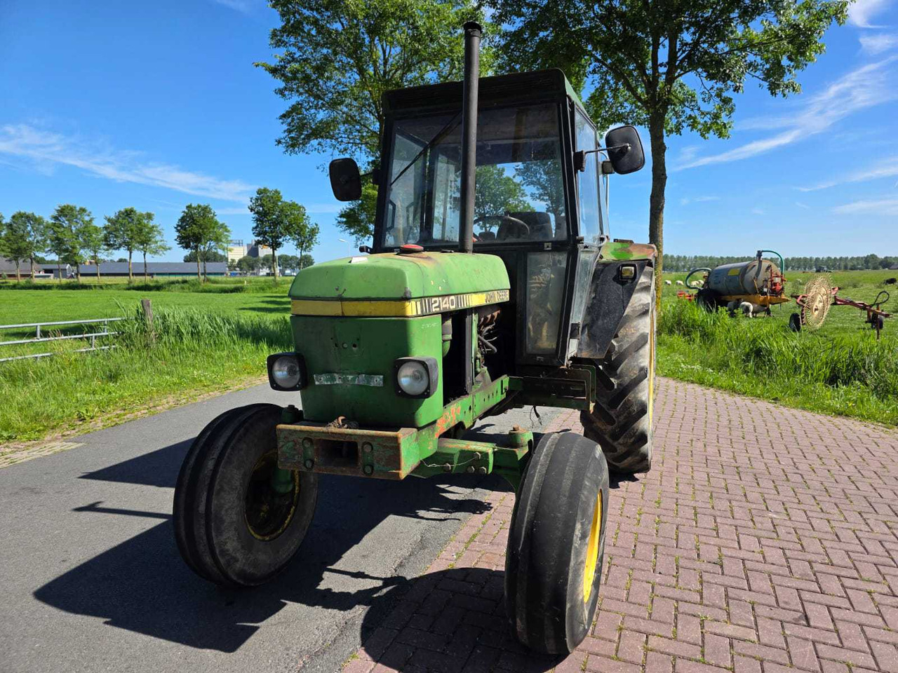 John deere 2140 - Traktor: das Bild 2 John deere 2140 - Traktor: das Bild 2