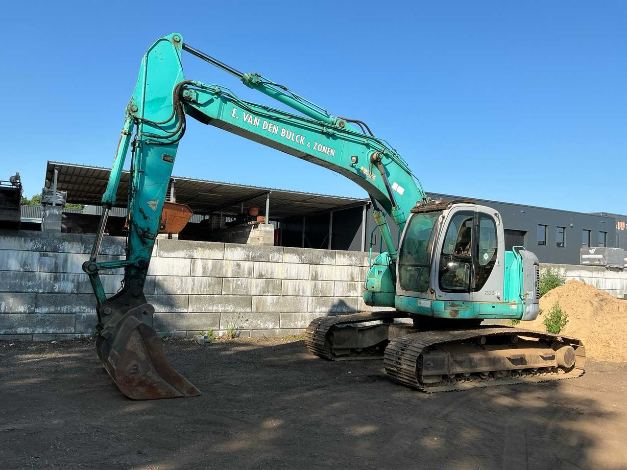 Kobelco SK235SR - Kettenbagger: das Bild 1 Kobelco SK235SR - Kettenbagger: das Bild 1
