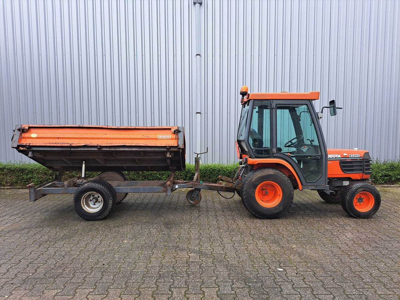 Kubota B2410 - Kleintraktor: das Bild 5 Kubota B2410 - Kleintraktor: das Bild 5