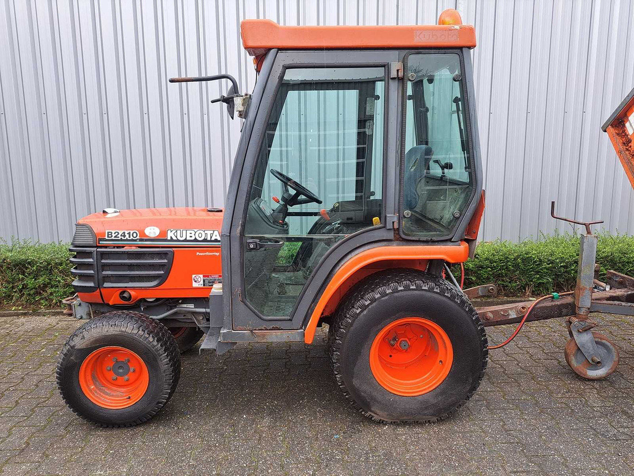 Kubota B2410 - Kleintraktor: das Bild 4 Kubota B2410 - Kleintraktor: das Bild 4