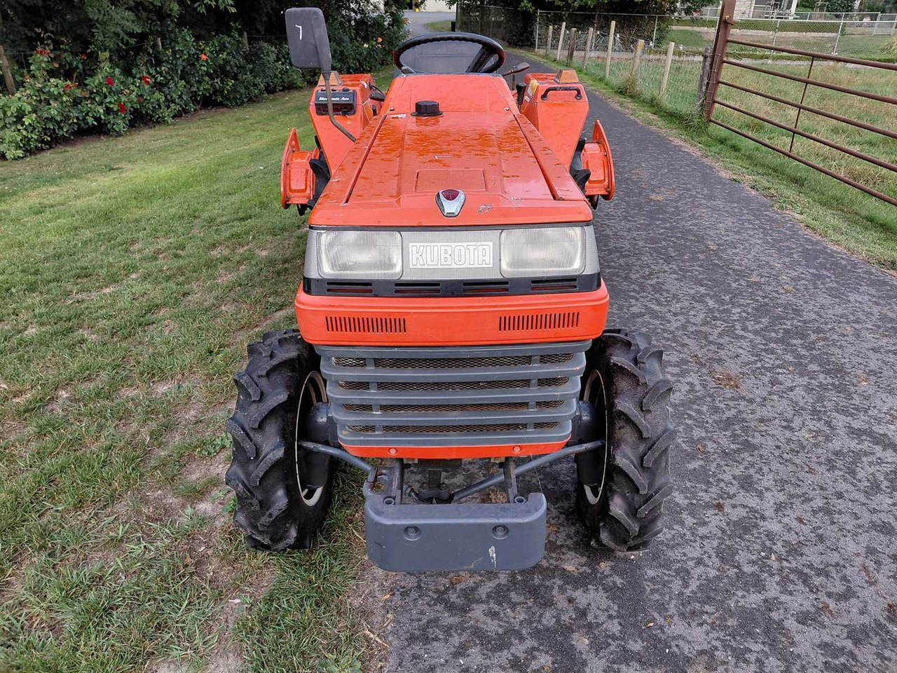Kubota L1-18 - Kleintraktor: das Bild 2 Kubota L1-18 - Kleintraktor: das Bild 2