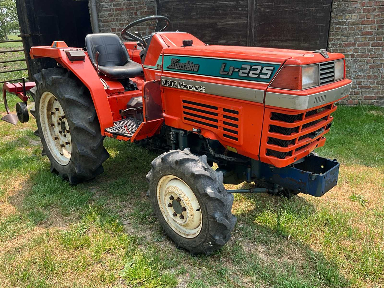 Kubota Sunshine L1-225 - Kleintraktor: das Bild 3 Kubota Sunshine L1-225 - Kleintraktor: das Bild 3
