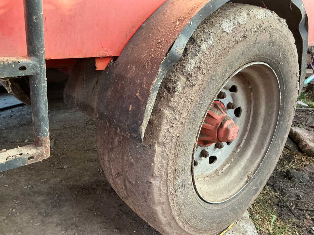 Futtermischwagen Kuhn Euvi85: das Bild 21