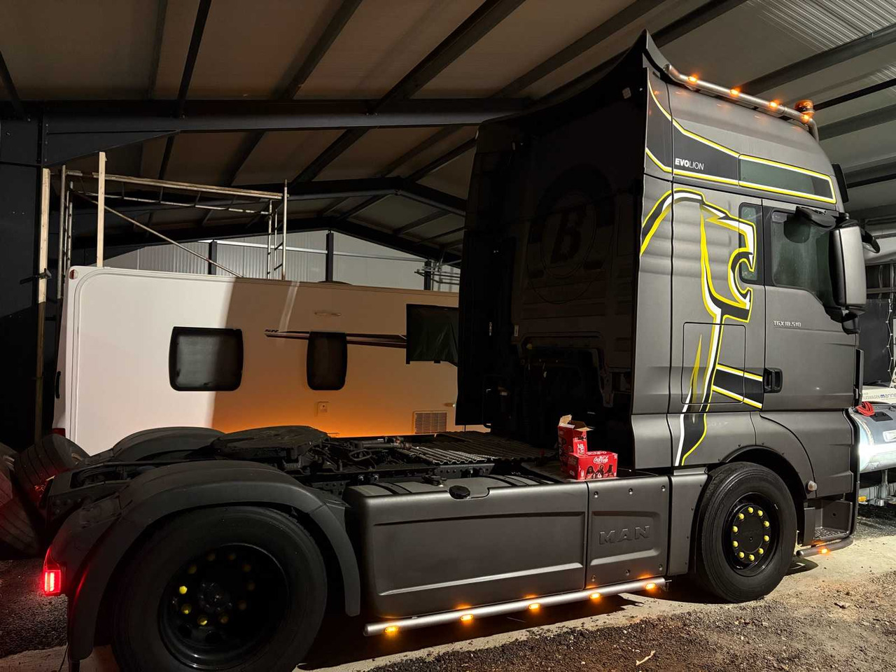 MAN TGX 18.510 4X2 BLS – SPECIAL MODEL "INDIVIDUAL" – YEAR OF CONSTRUCTION 2019 / SEMITRAILER - LKW: das Bild 5 MAN TGX 18.510 4X2 BLS – SPECIAL MODEL "INDIVIDUAL" – YEAR OF CONSTRUCTION 2019 / SEMITRAILER - LKW: das Bild 5