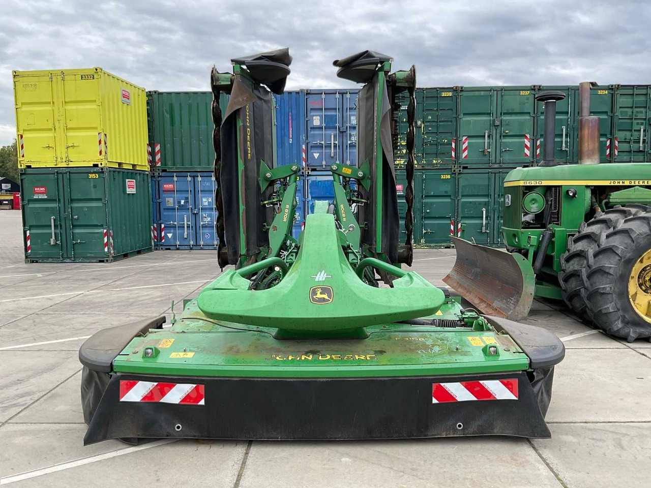 John Deere F310R + R870R - Landmaschine: das Bild 2 John Deere F310R + R870R - Landmaschine: das Bild 2