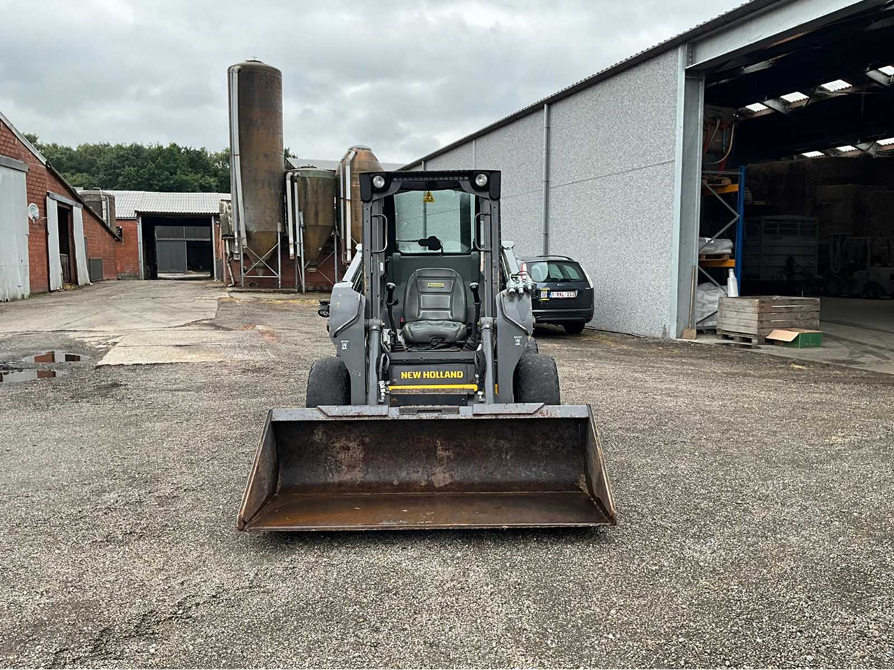 New Holland L218 LOADER - Kompaktlader: das Bild 3 New Holland L218 LOADER - Kompaktlader: das Bild 3