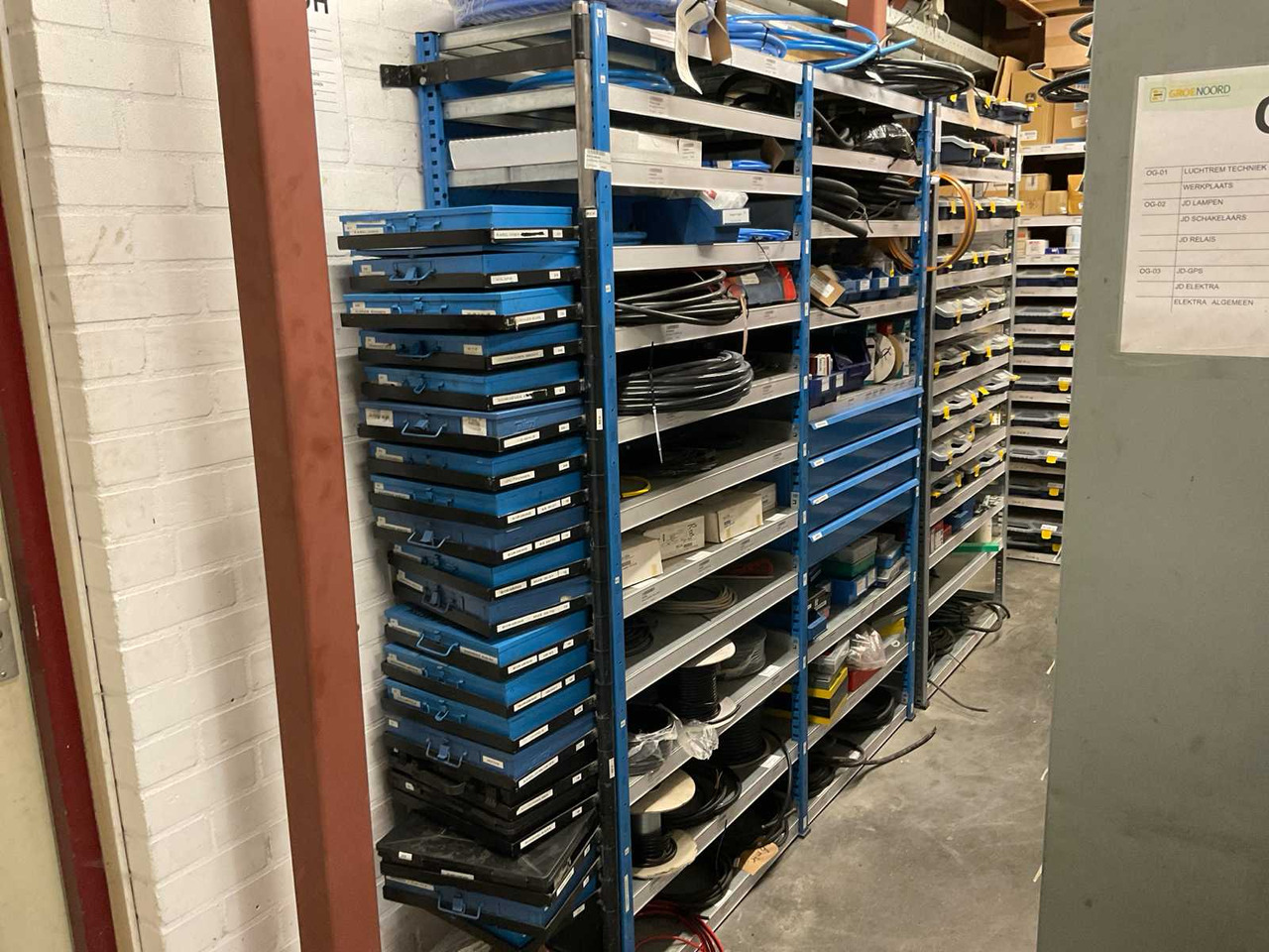 Partij Grijpvoorraad - Frontlader für Traktor: das Bild 1 Partij Grijpvoorraad - Frontlader für Traktor: das Bild 1