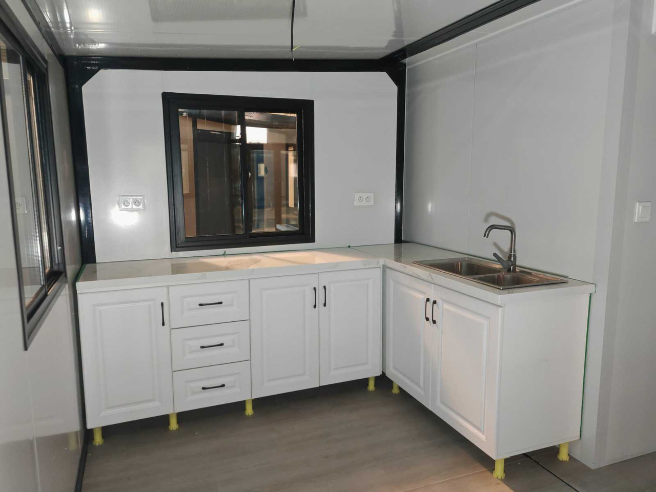 Wohncontainer Rhino Houses 36,5 m2: das Bild 17