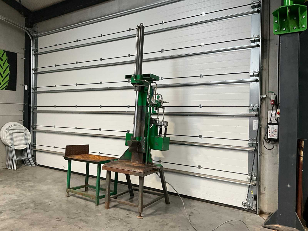Splitting machine - Holzspalter: das Bild 1 Splitting machine - Holzspalter: das Bild 1