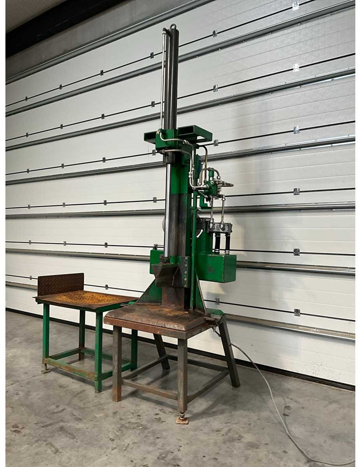 Splitting machine - Holzspalter: das Bild 2 Splitting machine - Holzspalter: das Bild 2