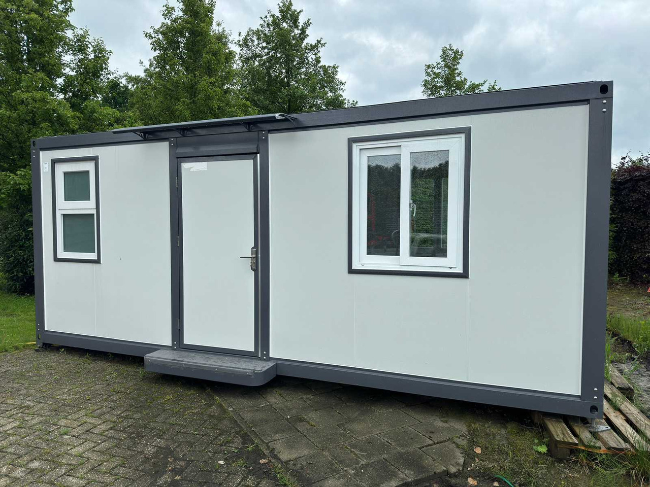 Stahlworks Type D - Wohncontainer: das Bild 1 Stahlworks Type D - Wohncontainer: das Bild 1
