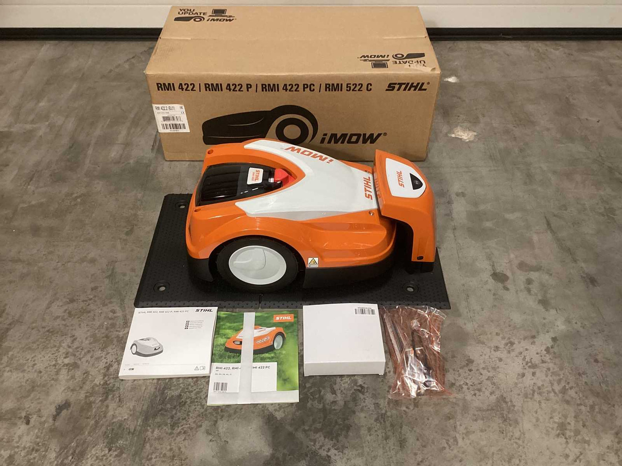 Stihl IMOW RMI 422 Robotic Lawn Mower - Grünlandtechnik: das Bild 1 Stihl IMOW RMI 422 Robotic Lawn Mower - Grünlandtechnik: das Bild 1