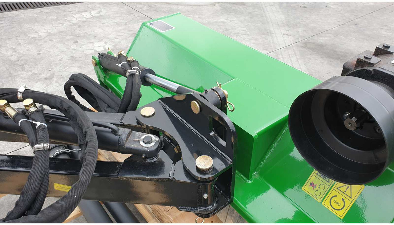 Tractor flail mower - Rasenmäher: das Bild 2 Tractor flail mower - Rasenmäher: das Bild 2