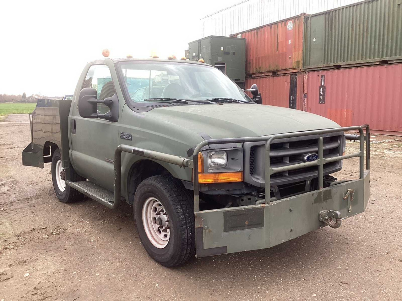 2000 FORD F 350 AIRCRAFT TUG - Transporter: das Bild 2 2000 FORD F 350 AIRCRAFT TUG - Transporter: das Bild 2