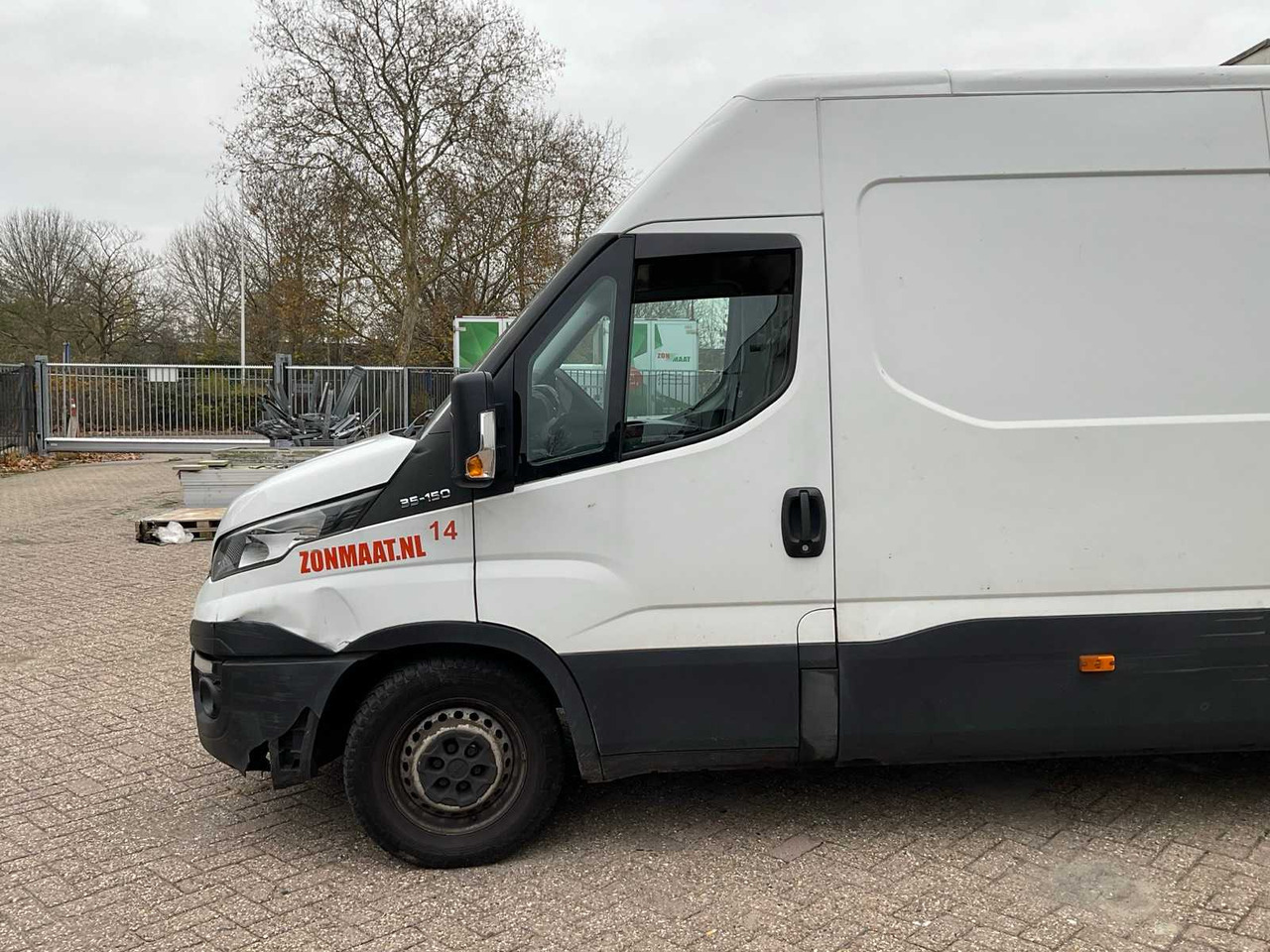 2014 IVECO DAILY 35S15 3.0 410 COMMERCIAL VEHICLE, V-994-LG - Transporter: das Bild 4 2014 IVECO DAILY 35S15 3.0 410 COMMERCIAL VEHICLE, V-994-LG - Transporter: das Bild 4