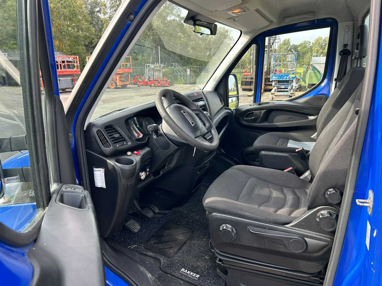 2014 IVECO DAILY DAILY 40C17 3.0 300 BE SEMI-TRAILER TRACTOR - Transporter: das Bild 5 2014 IVECO DAILY DAILY 40C17 3.0 300 BE SEMI-TRAILER TRACTOR - Transporter: das Bild 5